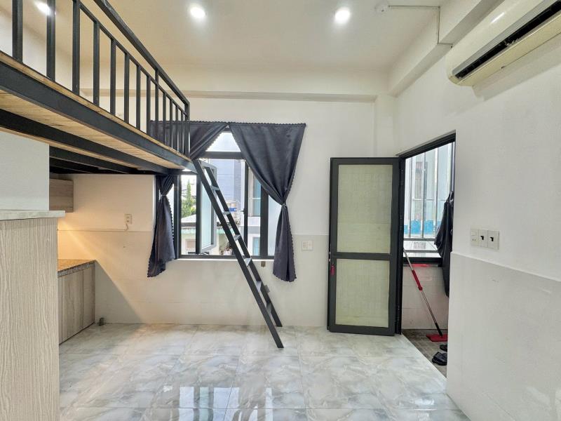 Phòng rộng cửa sổ trời ngay dương quảng hàm - 2