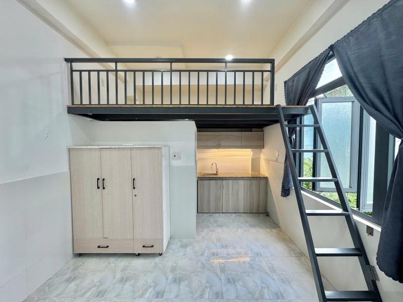 Phòng rộng cửa sổ trời ngay dương quảng hàm - 3