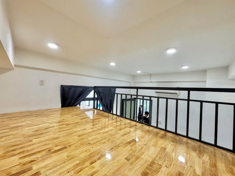 Phòng rộng cửa sổ trời ngay dương quảng hàm - 4