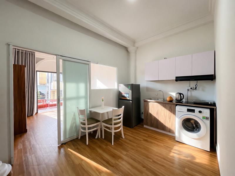 Cho thuê 1pn ban công 40m2 máy giặt riêng ngay ngã tư hàng xanh - cầu thị nghè - thảo cầm viên sg - 4