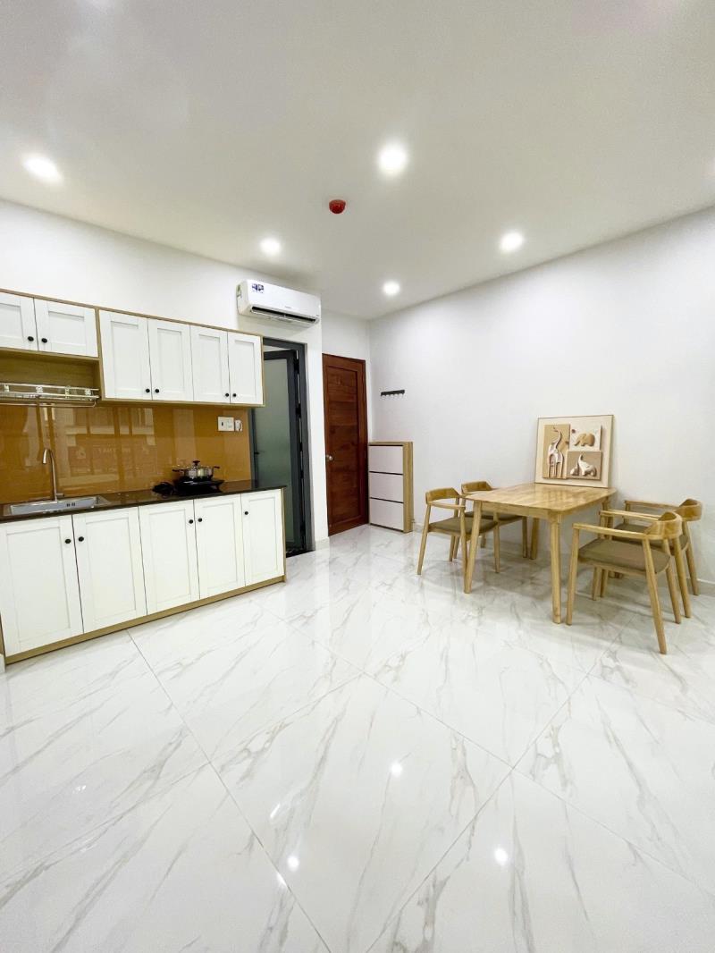 Căn hộ ban công full nội thất, rộng rãi, thoáng mát, phù hợp cho gia đình, nhóm bạn khu vực tân bình, tiện đường sang tân phú, gần sân bay tân sơn nhất, công viên hoàng văn thụ,… - 3