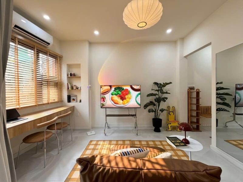 Cho thuê căn hộ 1 phòng ngủ full nội thất ban công rộng 60m2 ngay lạc long quân tân bình vibe siêu chill - 2