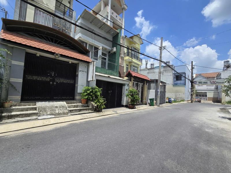 Bán nhà 3 tầng mặt tiền thạnh xuân 38, thông đường bờ kênh hà huy giáp - 3