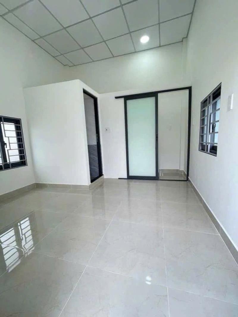 Bán nhà lô góc 2 mặt tiền gần tô ngọc vân - 2 tầng - hẻm ô tô 5m - dưới 3 tỷ - 2