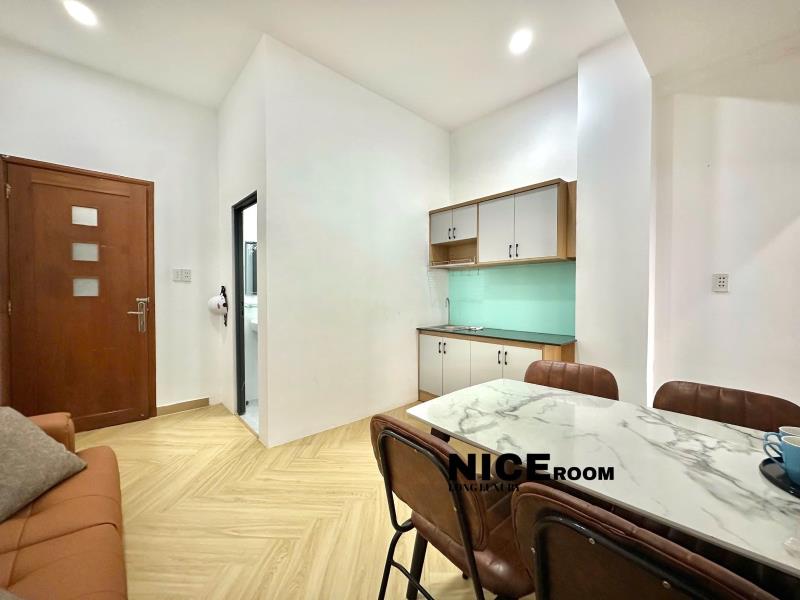 Cho thuê căn hộ 1pn tách bếp ban công full nội thất đường ung văn khiêm gần gtvt, ngoại thương , uef , hutech và hàng xanh - 2