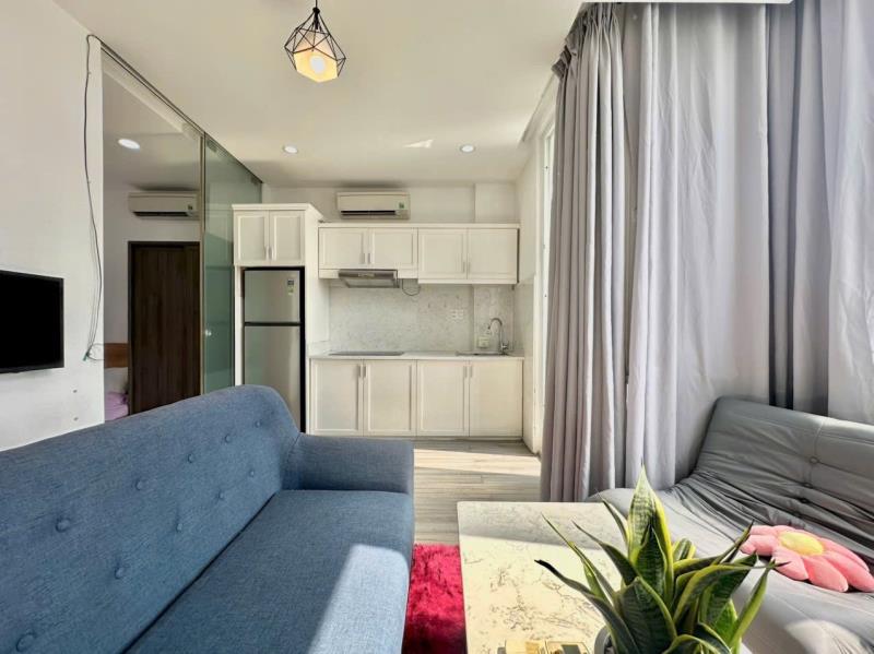 Thuê ngay căn hộ tách bếp 50m2 ban công siu thoáng sát q1 an ninh cao