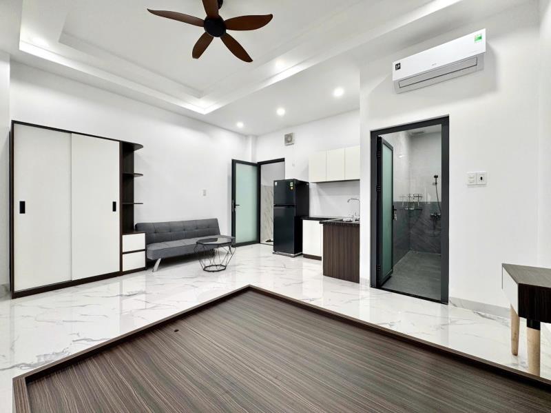 Căn hộ dịch vụ tân phú, full nội thất, cửa sổ trời, ở được 3-4 người, rộng rải, thông thoáng, phù hợp ở nhóm bạn, gia đình, tiện đường sang tân bình, q10, gần các trường đại học văn hiến, công thương - 2