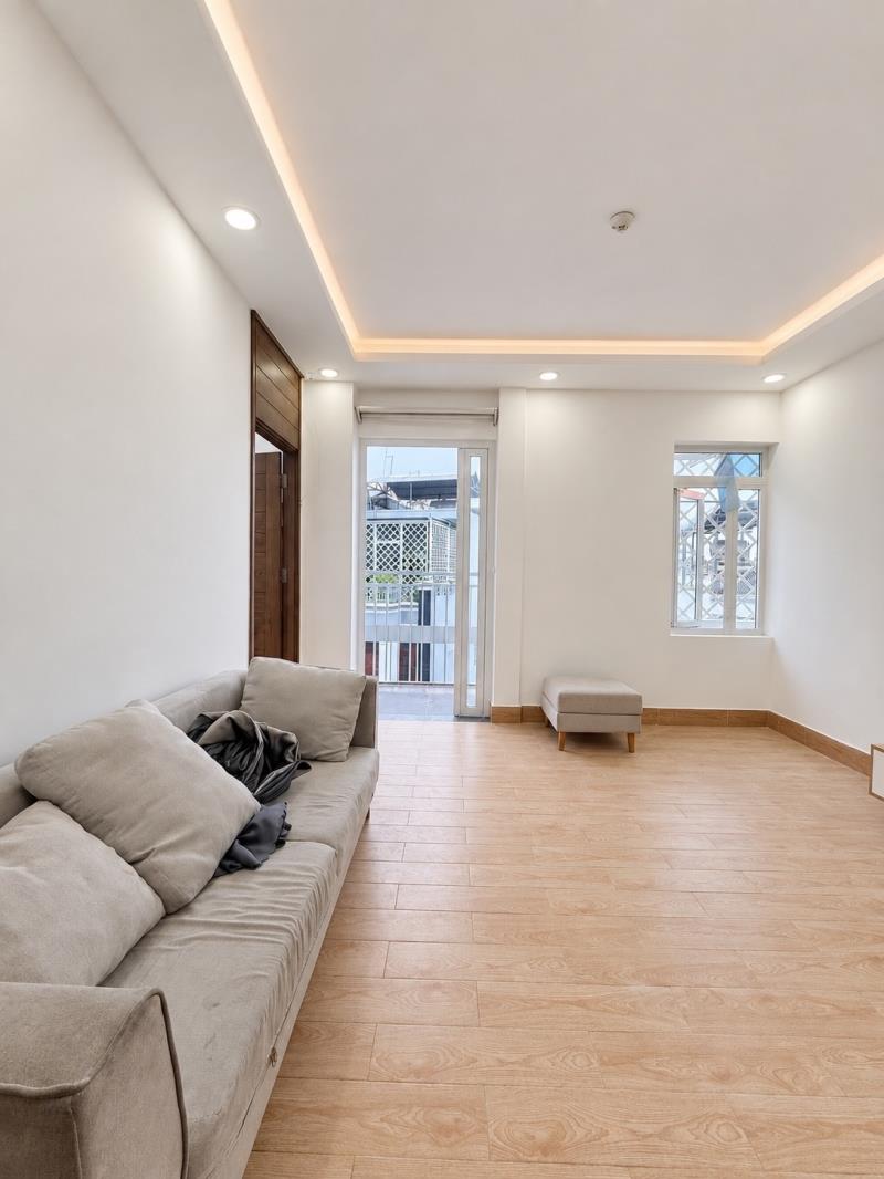 Căn hộ cao cấp phạm văn bạch – nội thất gỗ xịn, bếp lớn, ban công - 2