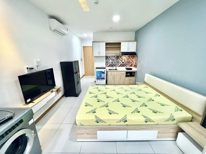 Cho thuê căn hộ bình thạnh gần ngã tư hàng xanh, full nội thất, cửa sổ lớn siêu thoáng, thang máy tiện đi q1 - 4
