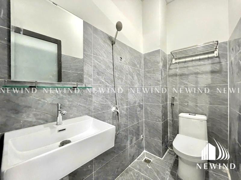 Căn hộ dịch vụ đầy đủ nội thất, 1 phòng ngủ ban công mới đẹp, gần quận 1 - 2