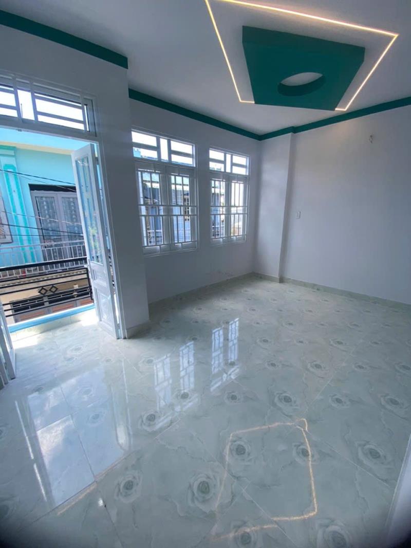 Bán nhà sổ hồng cầm tay giáp hóc môn - 680 triệu - 2