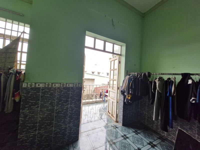 Bán nhà lê thị hoa 100m2 3 tầng chỉ 4.1 tỷ - ngang 6m sân rộng sát mặt tiền - 2