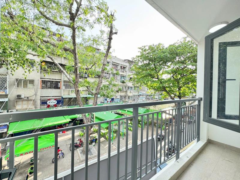 Gác lửng ban công mới xây ngay chợ hoàng hoa thám, khu k300 - 3