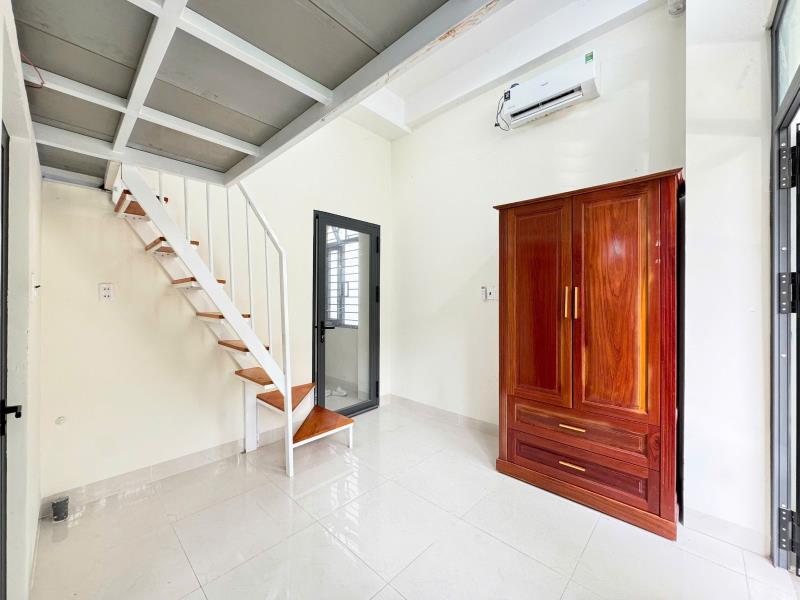 Gác lửng ban công mới xây ngay chợ hoàng hoa thám, khu k300 - 2