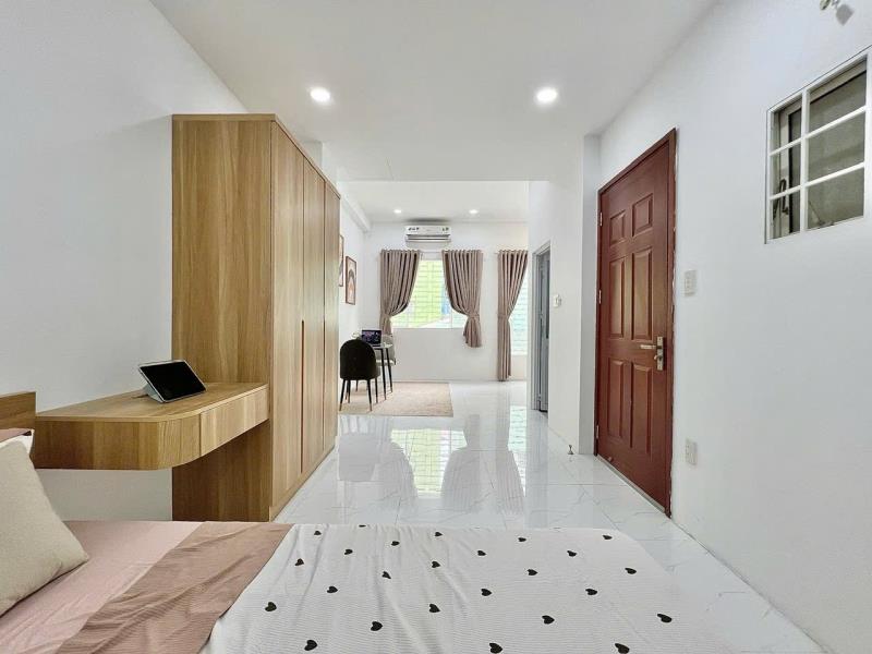 Cho thuê căn hộ rộng 40m2 ban công, tách bếp bình thạnh gần chợ bà chiểu, tiện đi gò vấp, q1 - 2