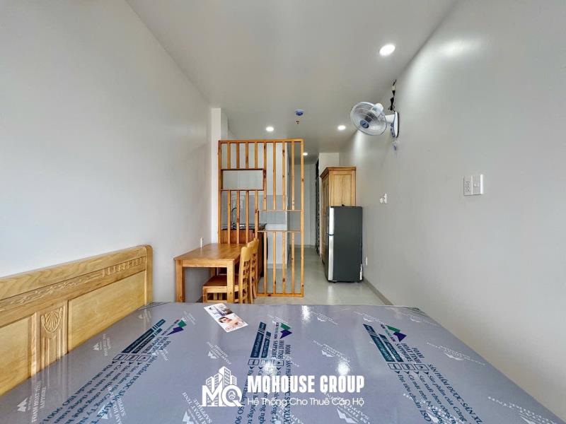 Studio ban công - phù hợp 2 người ở - sẵn nội thất - 2