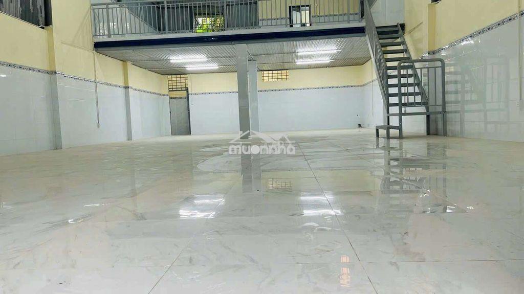 Xưởng 1/ hà huy giáp thạnh lộc quận 12  dt 10x30m có gác.giá 22tr - 2