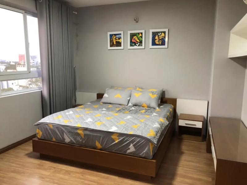 Bán gấp căn hộ cao cấp hùng vương plaza, dt: 130m² - 3pn - 3wc, sổ hồng chính chủ - giá tốt - 3