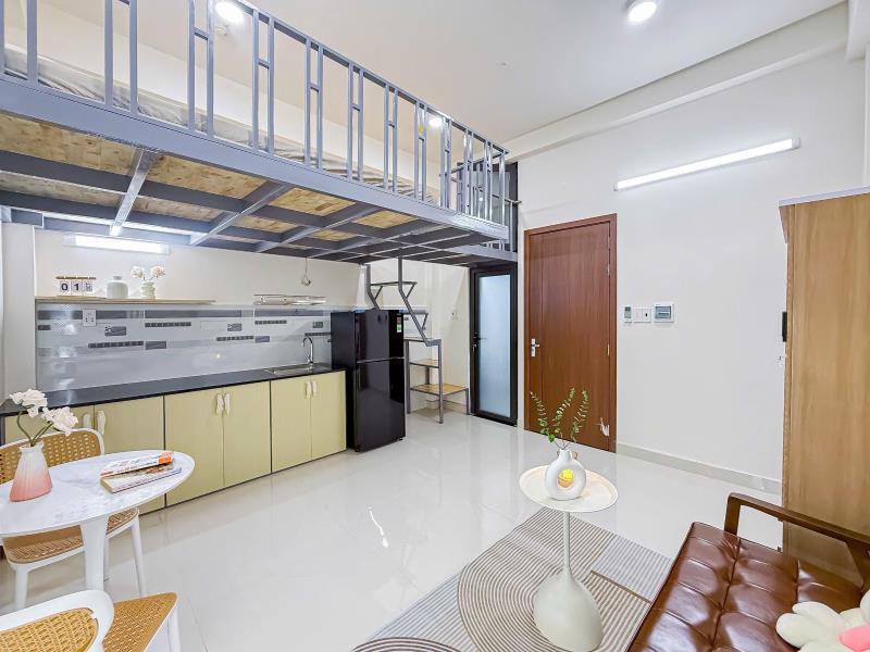 Căn phòng duplex siêu rộng rãi, trần cao vút - 3