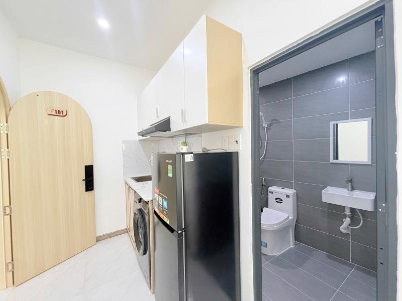 Cho thuê căn hộ 38m2 full nội thất cửa sổ lớn, máy giặt riêng ngay tăng bạt hộ gần khu ẩm thực phan xích long giáp quận 1,3 hầm xe thang máy  - 2