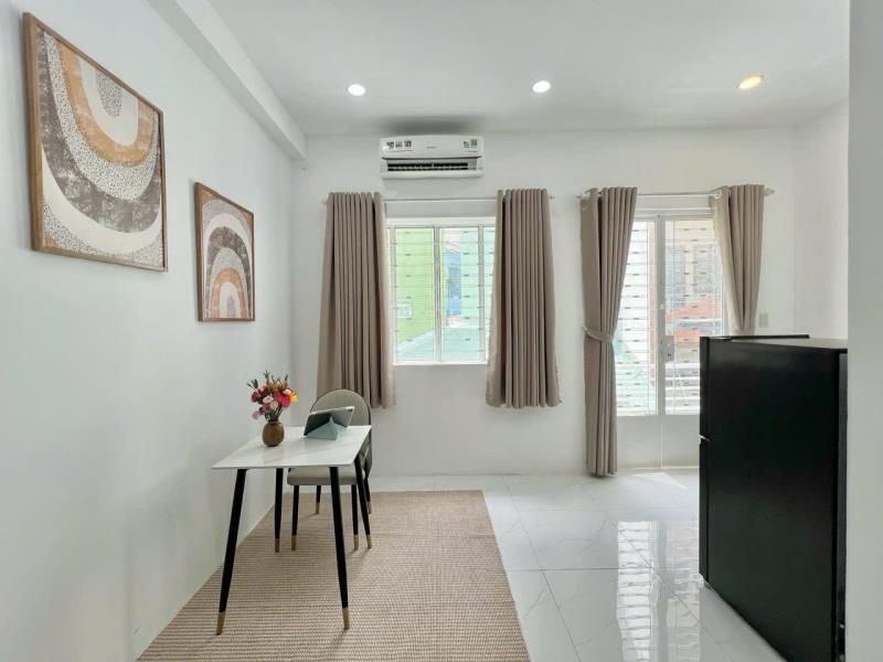 Trống sẵn căn hộ 38m2 ban công rộng thoáng ngay lê quang định gần chợ bà chiểu giáp quận 1,3 khu an ninh , hẻm ô tô