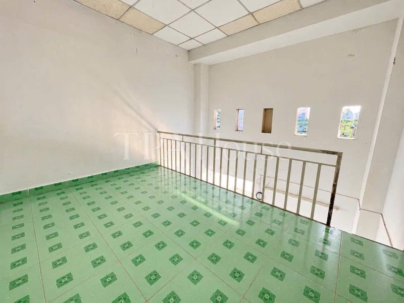 Cho thuê phòng duplex gác cao cửa sổ thoáng ngay ung văn khiêm - 2