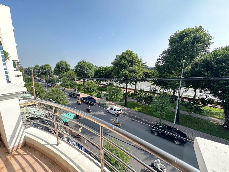 Cho thuê căn hộ mini ban công view toàn cảnh toà thang máy full nội thất xô viết nghệ tĩnh ngay hành xanh , tiện qua q1,q2 - 3
