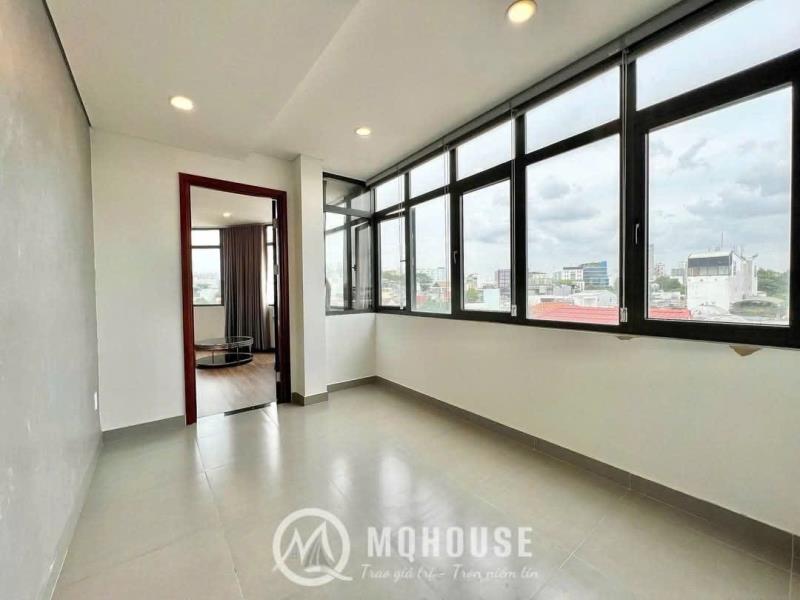 Cho thuê căn hộ dịch vụ 2 phòng ngủ gần sân bay tân sơn nhất, thuận tiện trung tâm quận 1,3,10 - 3