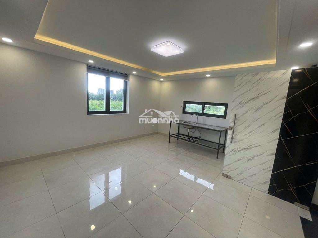 Giáp q7 - rộng : 30 m2- cửa sổ trời - thoáng mát - giá 4tr - 3