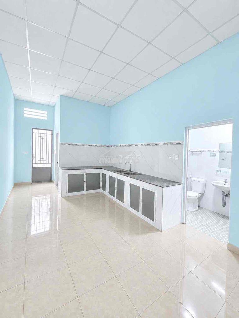 Cho thuê nhà dt 5x30m sân rộng đậu ôtô 2pn 2wc đường rộng xe tải - 2