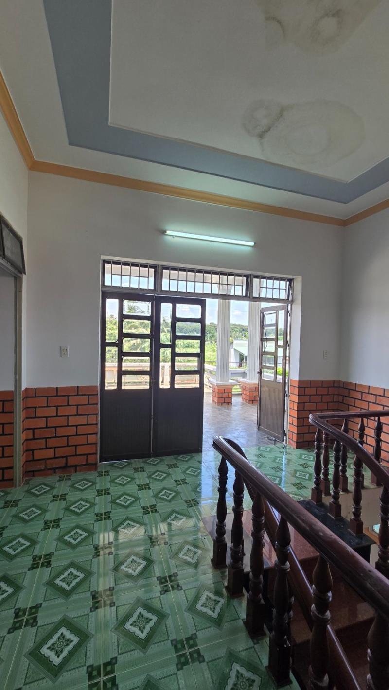Cho thuê nhà riêng 1 trệt 2 lầu. diện tích xây dựng 300m2. gần nhà máy may dong in - long tân - đất đỏ - 3
