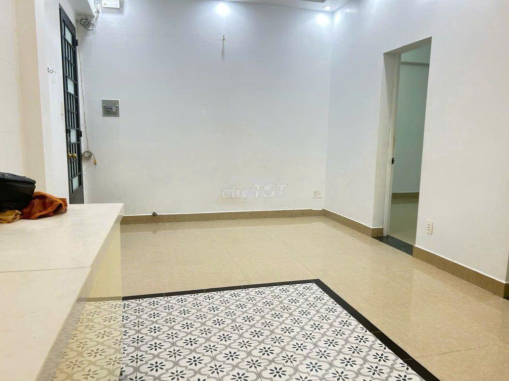 Cho thuê căn góc ban công đn, 66m2, 2 pn - 4