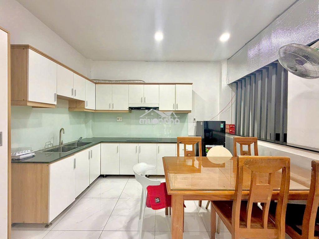 Ngay cộng hòa - thang máy - 3pn - full nội thất - khu bếp siêu rộng - 2