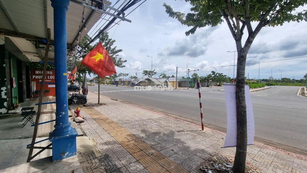Chỉ năm triệu một mặt tiền rộng - 3
