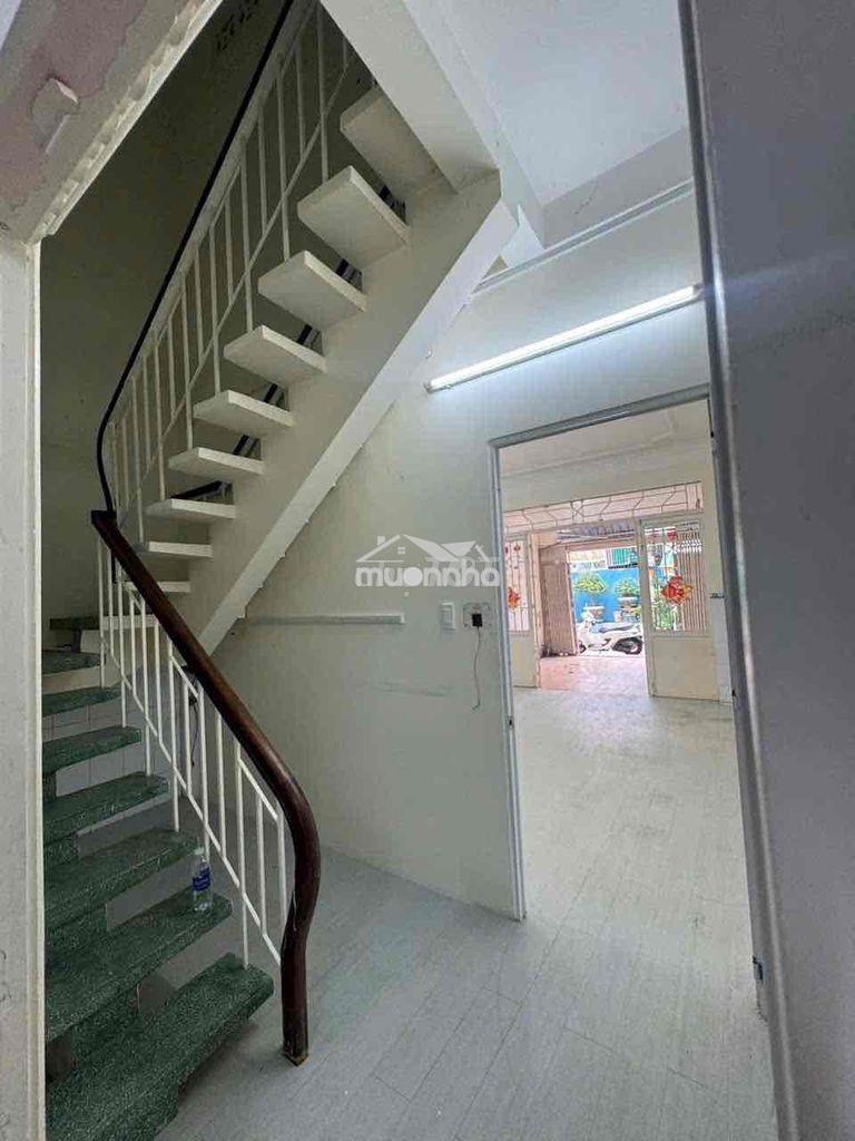 Cho thuê nhà hẻm 8m thoại ngọc hầu [4m x 18.5m] trệt 1 lầu  - 3pn - 2 - 4
