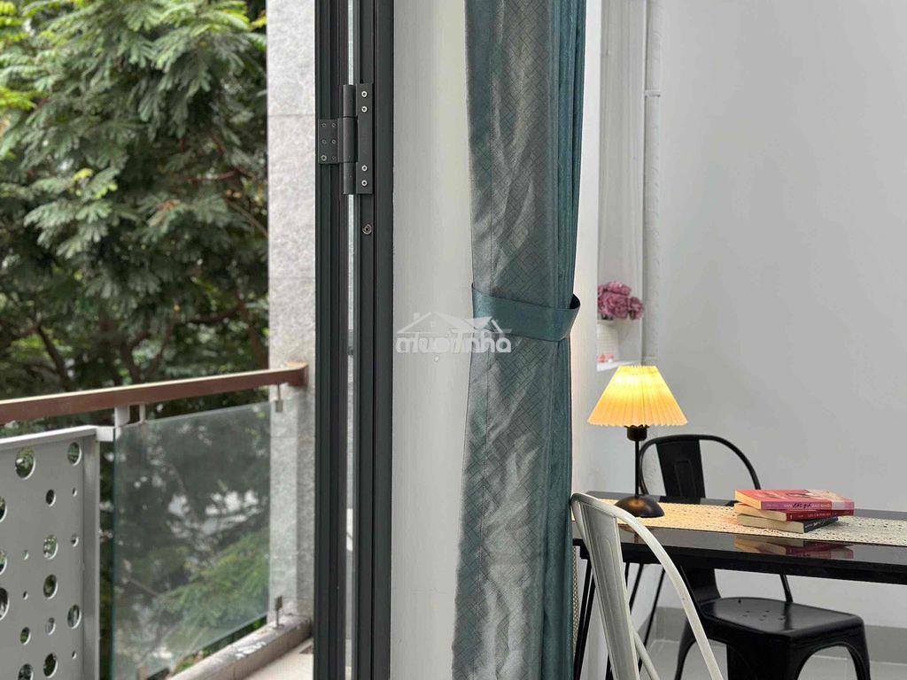 Cho thuê căn phòng ban công tầng 2 full nội thất - 2