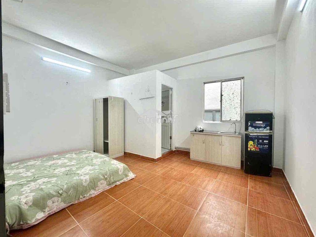 Studio full nội thất cửa sổ trời - ngay trần văn đang - 2