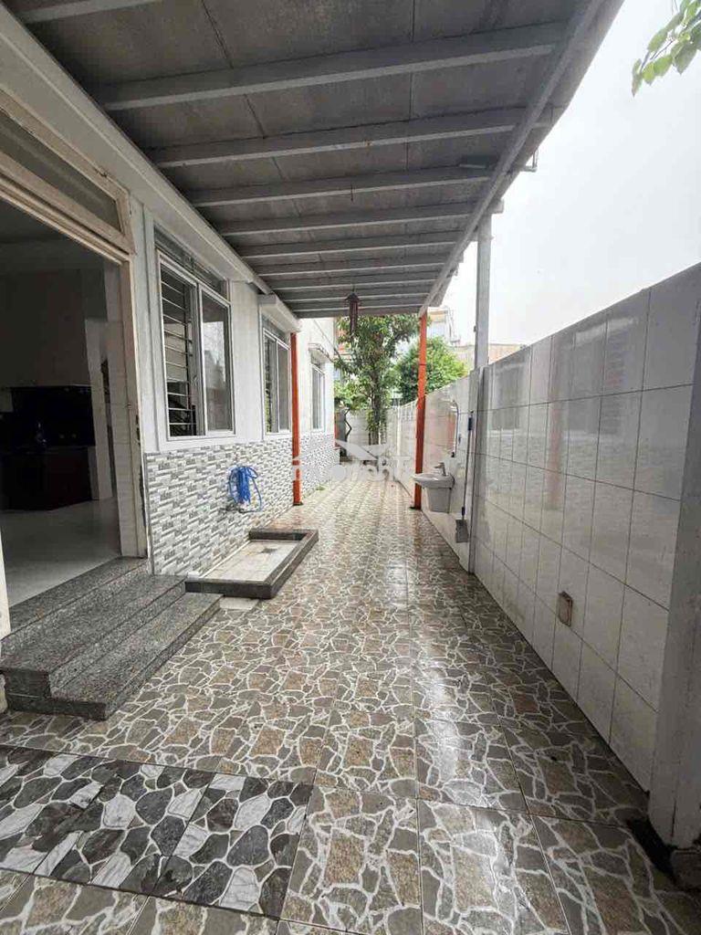 Nhà diện tích rộng - gần ngã 4 thủ đức - 3pn - lê văn việt q9 - 2