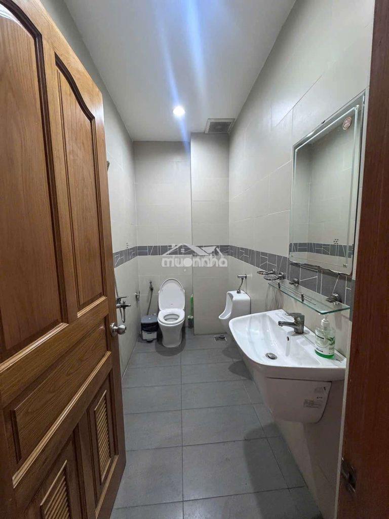 Cho thuê biệt thự nguyên căn, kdc him lam, quận 7, dt 10x20, hầm 4 tầg - 3