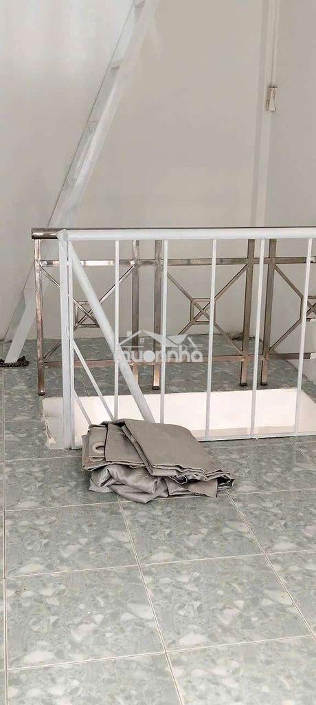 Cho thuê nhà 2 pn có máy lạnh gía 6 triệu gần chợ bà chiểu, bình thạnh - 2