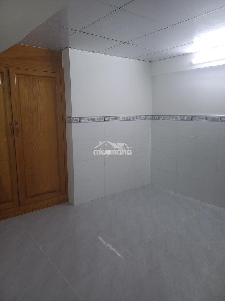 Cho thuê nhà 2pn quận 5 sạch đẹp gần chợ hòa bình - 3