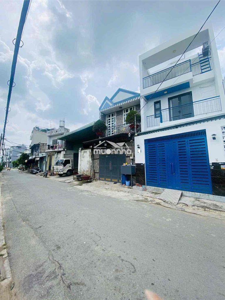 Chủ gấp bán nhà hẻm xe tải tỉnh lộ 10. ngang 5.1m dài 15.7 m. 3 tầng - 2