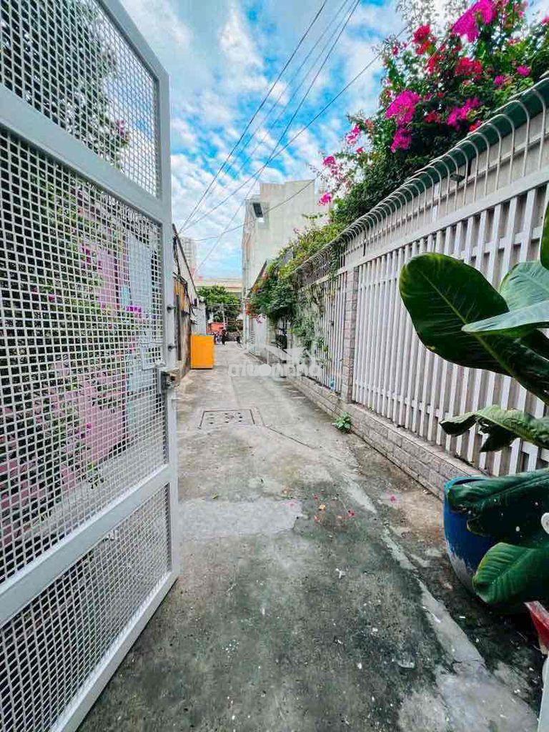 Cho thuê nhà- 44m2- 2pn + 2 wc- hẻm 4m- lý chiêu hoàng,q6- 10tr - 4