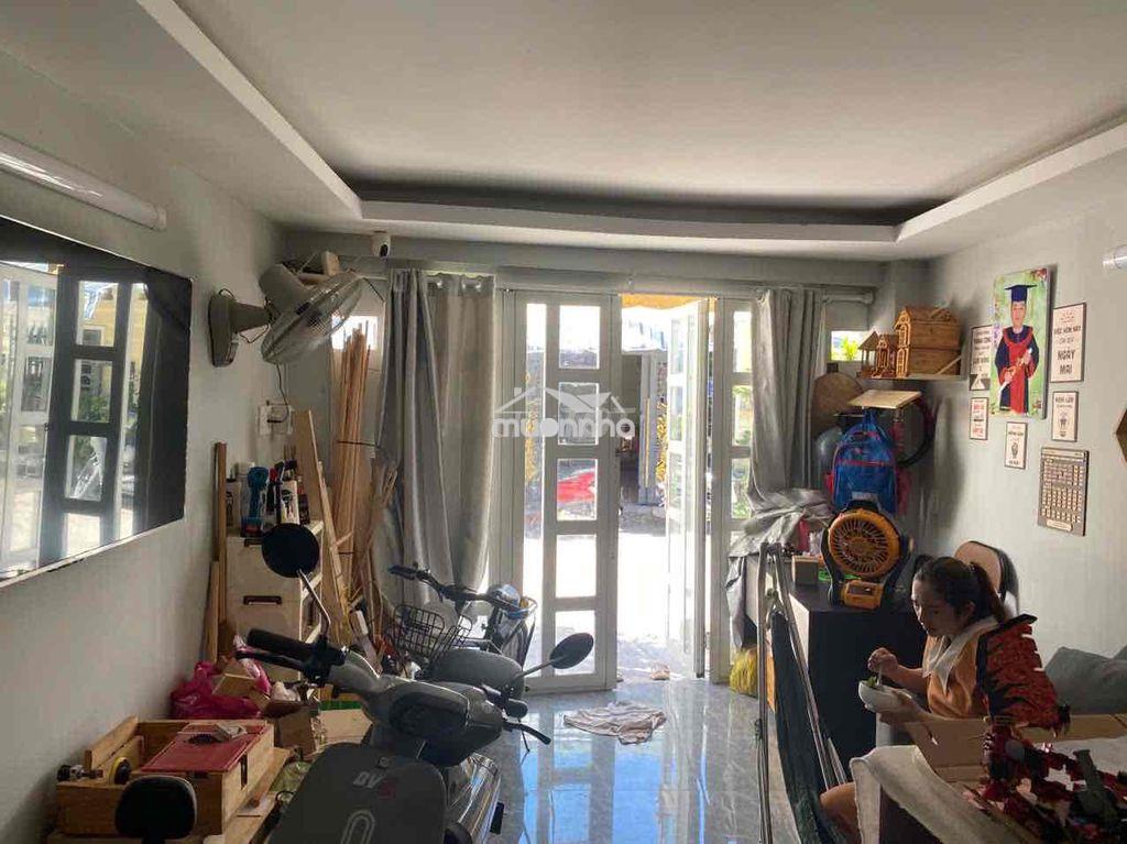 Nhà bán gấp 1tỷ550 còn thương lượng gần chợ nhơn đức - 3