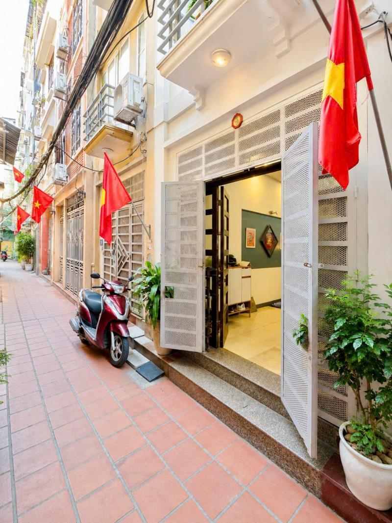 Nhà đẹp 5 tầng cho gia đình ở cầu giấy _9tỷ6_ chính chủ bán - 3