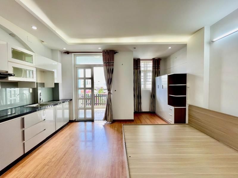 Cho thuê phòng mới, full nội thất, ban công siêu lớn - ung văn khiêm, bình thạnh gần hutech, uef, ftu, uth, hiu. - 2