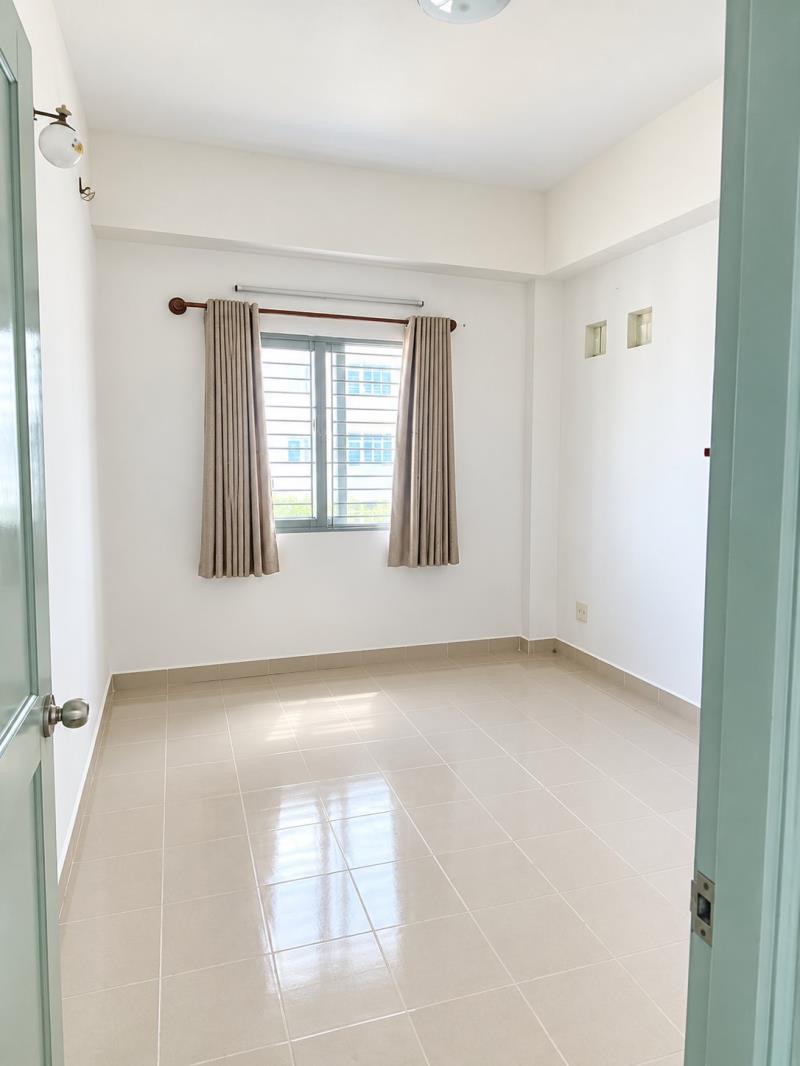 Bán gấp căn hộ cao cấp phú thọ - nguyễn thị nhỏ, quận 11, dt: 66m² (2pn - 2wc), nhà đẹp, ở ngay - 2