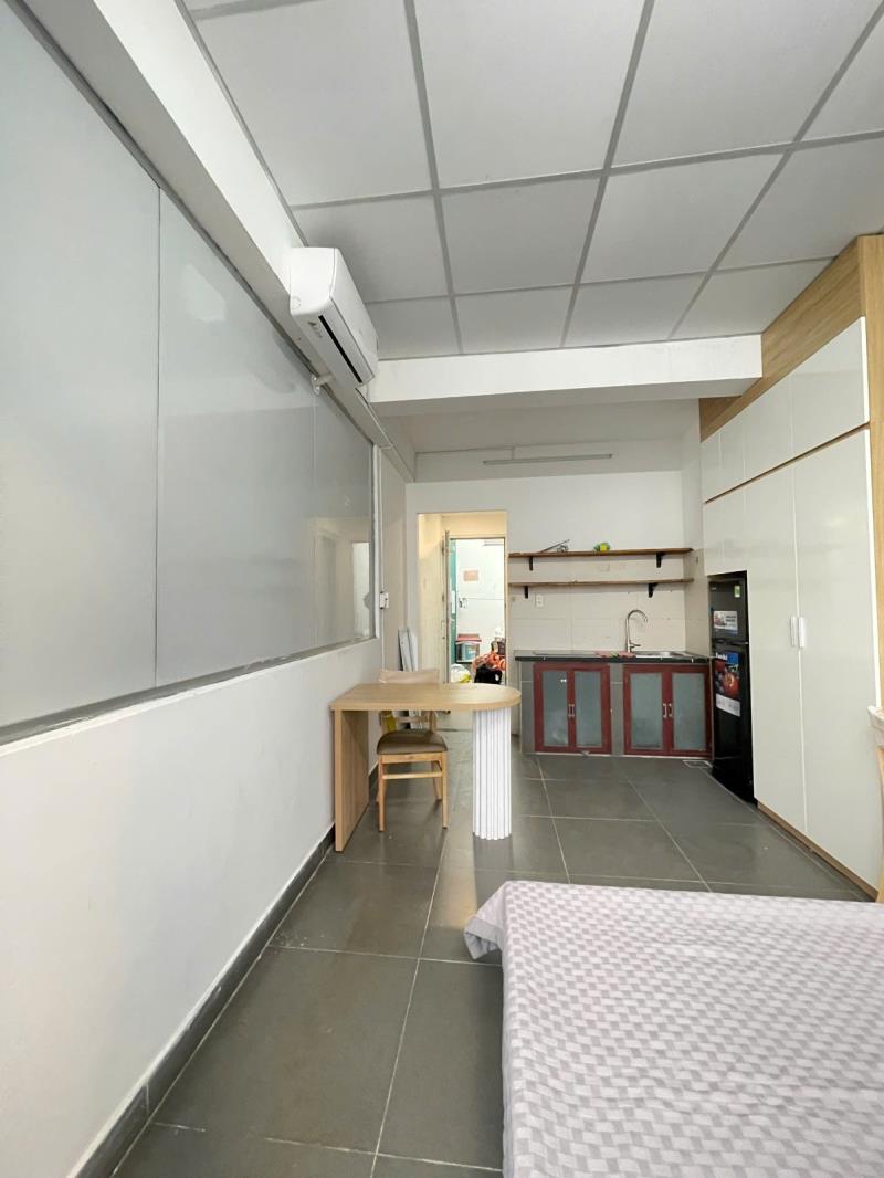Phòng trọ cho thuê ngay trung tâm quận 1 - đường trần hưng đạo, quận 1 - ban công thoáng - gần bùi viện, đh khoa học tự nhiên tphcm - 4