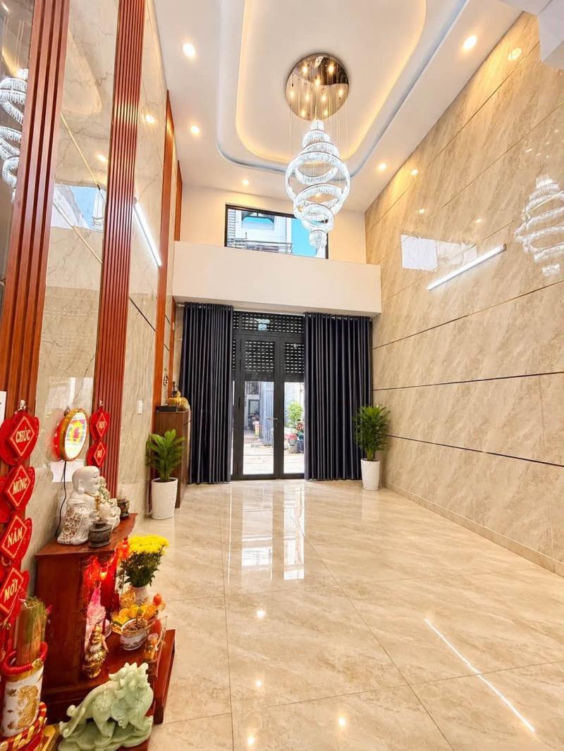 Chỉ 8.2 tỷ nhà mới 5 tầng dts 200m² hxh thông gần aeon mall - 4