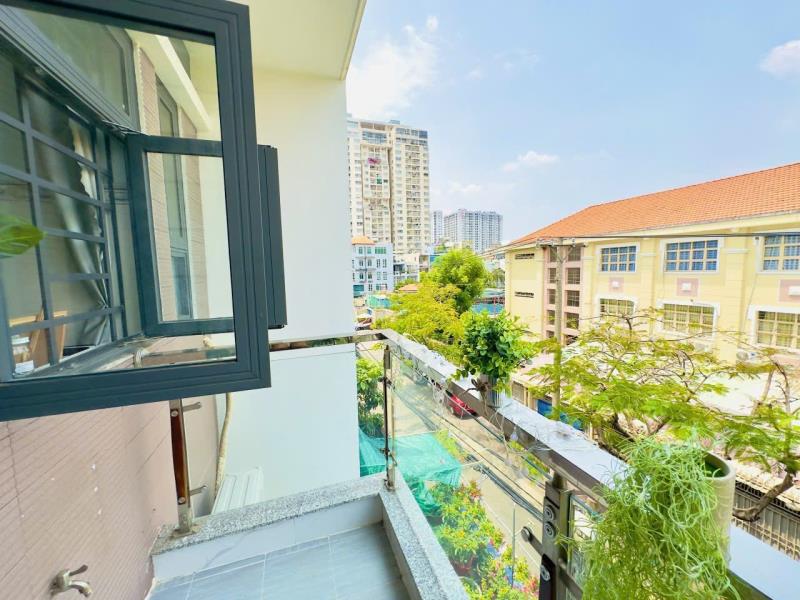 Studio ban công, đủ nội thất, ngay khu ẩm thực quận 7, sầm uất, tiện ích đầy đủ - 4
